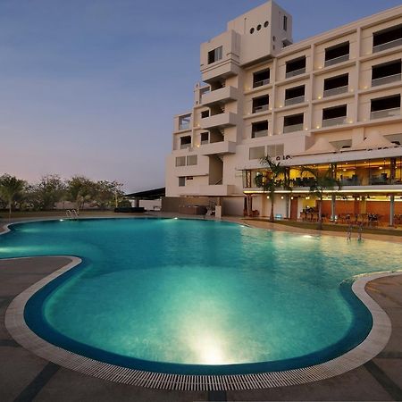 Seasons Rajkot Hotel Екстериор снимка