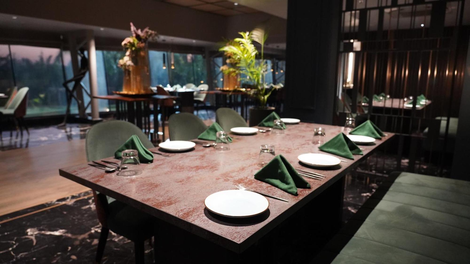 Seasons Rajkot Hotel Екстериор снимка