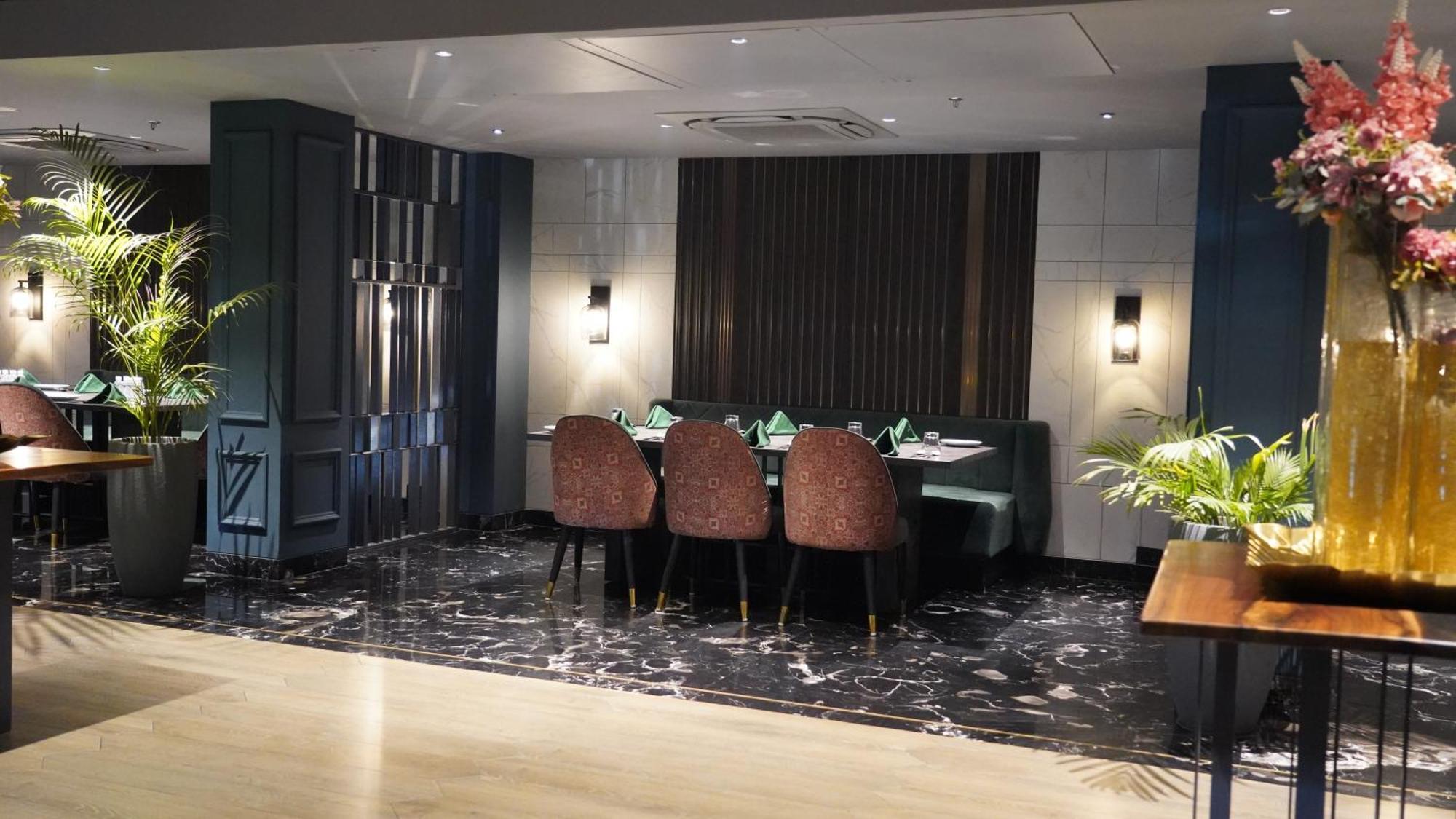 Seasons Rajkot Hotel Екстериор снимка