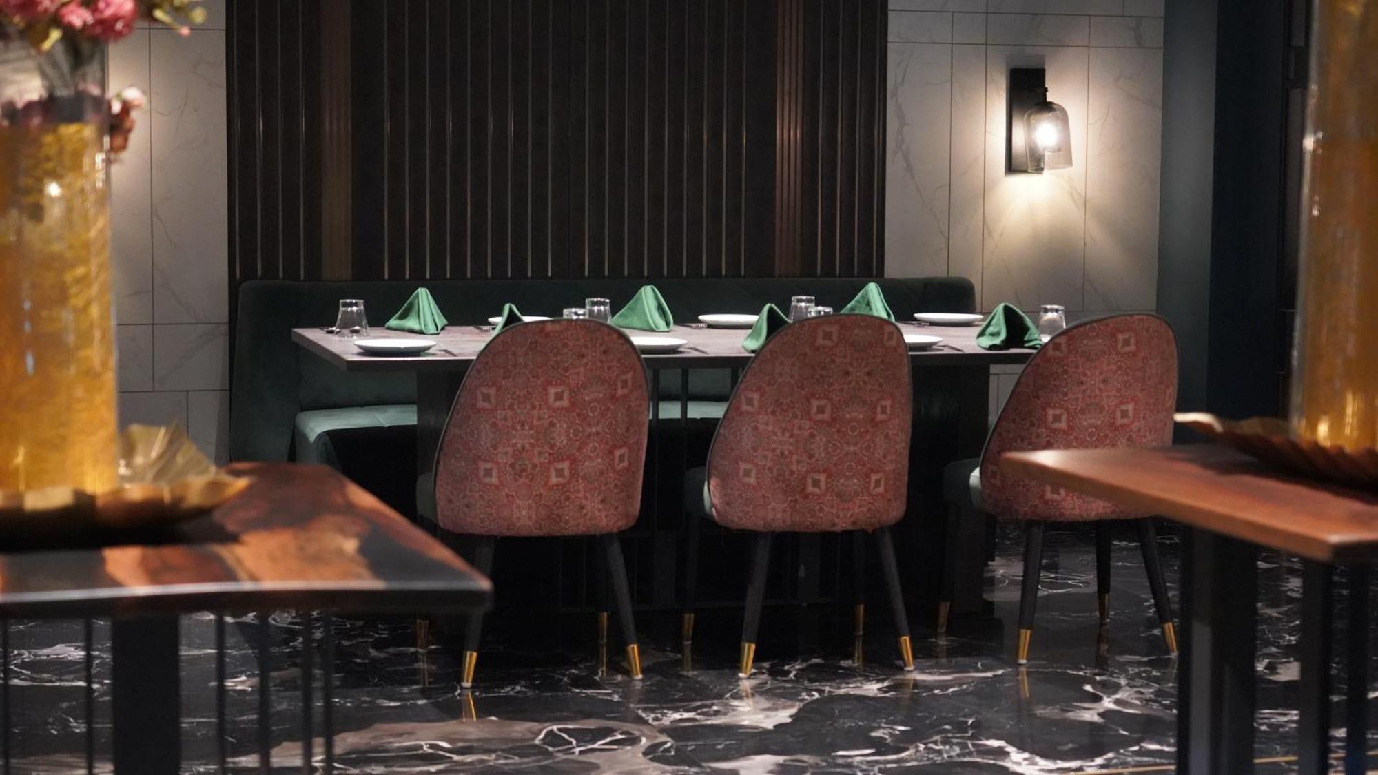 Seasons Rajkot Hotel Екстериор снимка