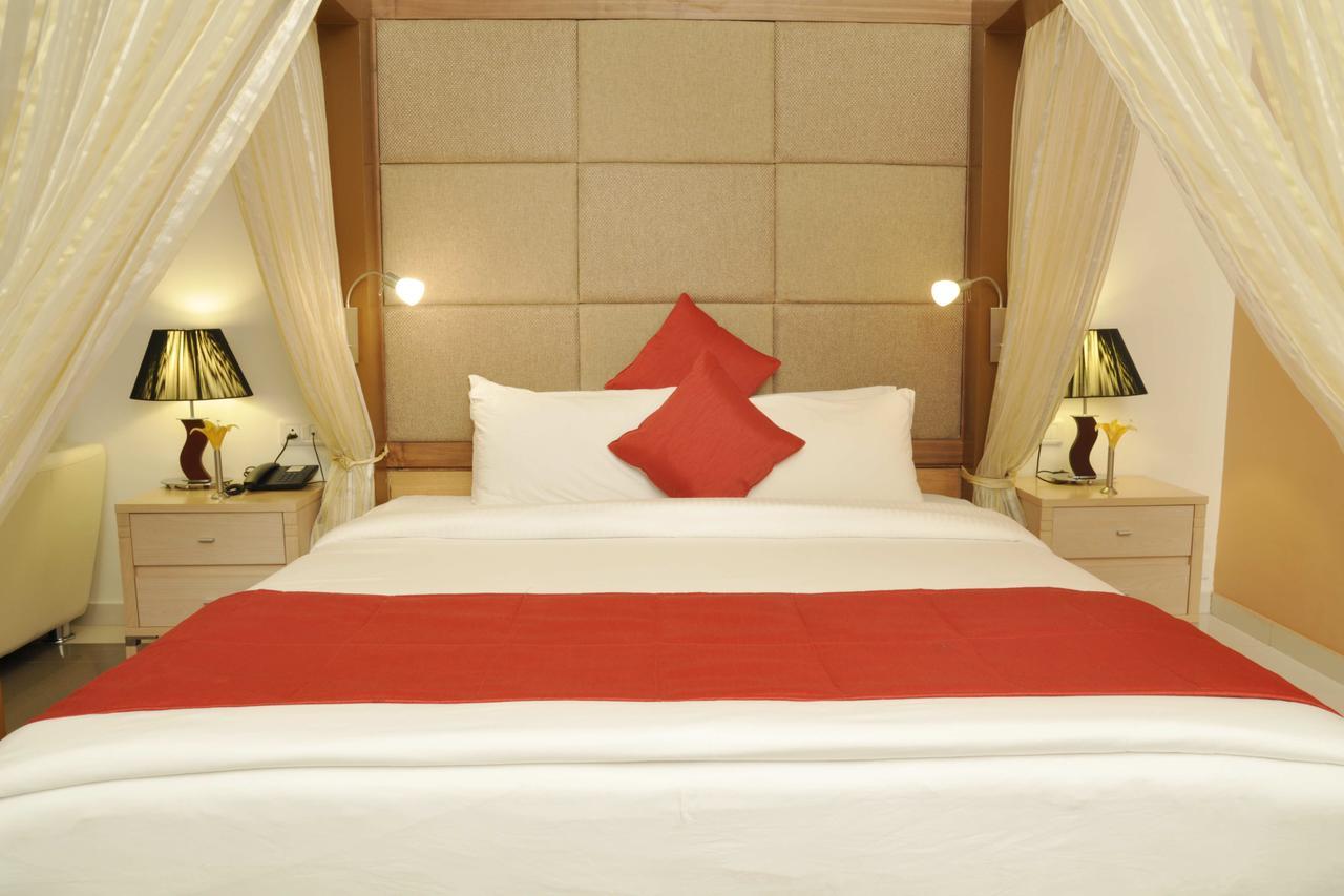 Seasons Rajkot Hotel Екстериор снимка
