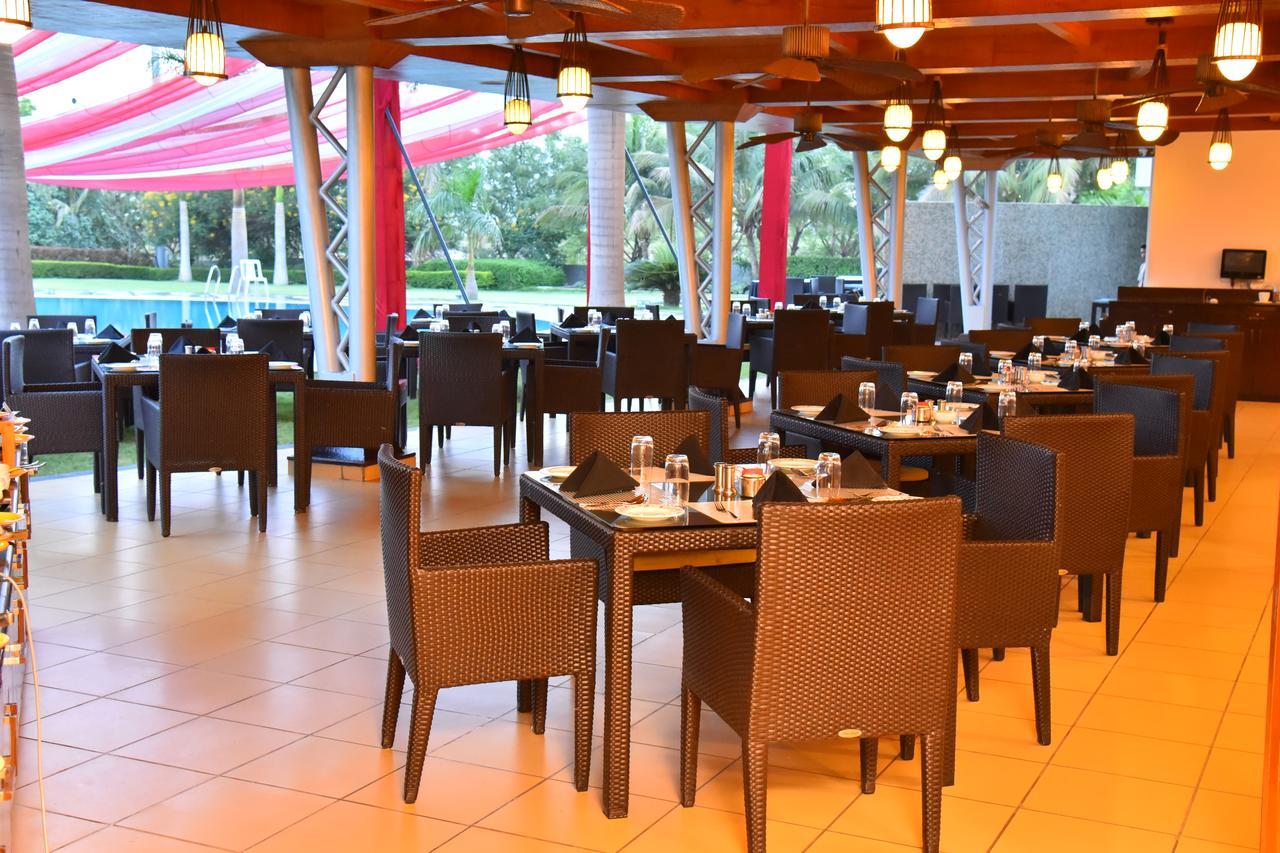 Seasons Rajkot Hotel Екстериор снимка