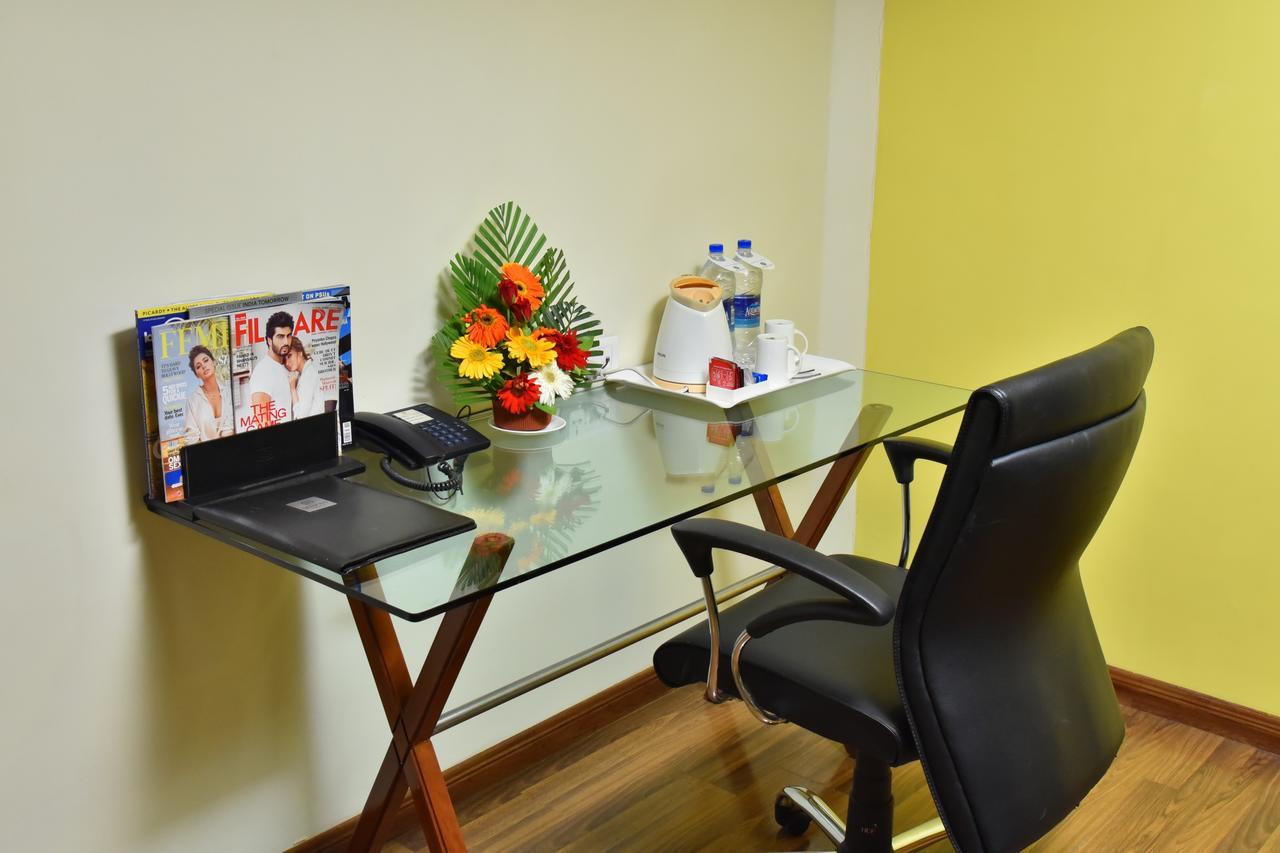Seasons Rajkot Hotel Екстериор снимка