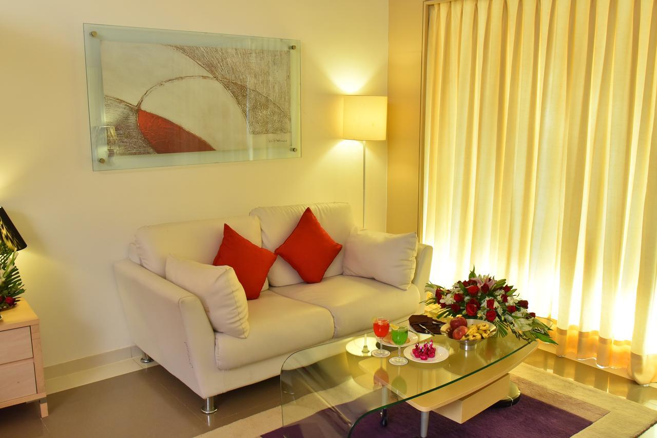 Seasons Rajkot Hotel Екстериор снимка