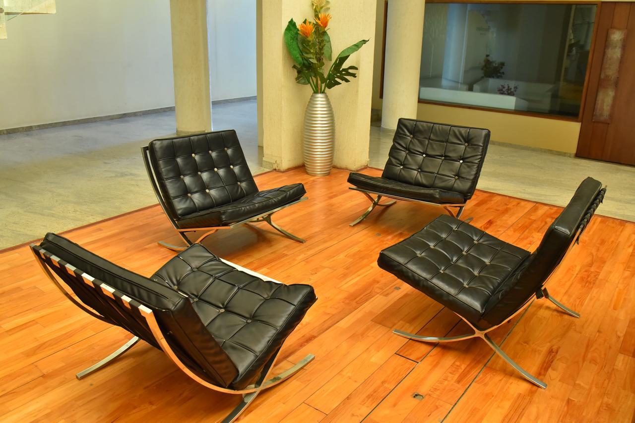 Seasons Rajkot Hotel Екстериор снимка